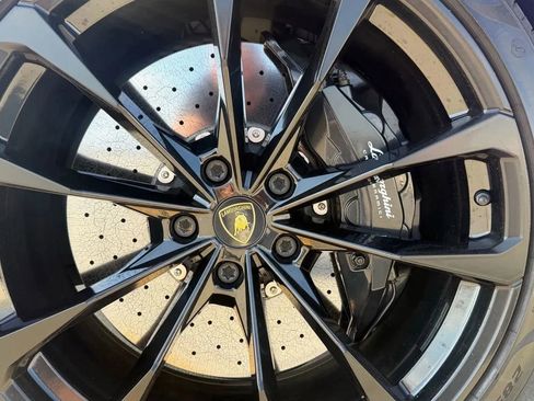 Used 2021 Lamborghini Urus AWD/4WD image 9