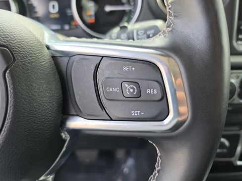 Used 2023 Jeep Wrangler Unlimited Sahara w/ Cold Weather Group AWD/4WD image 15