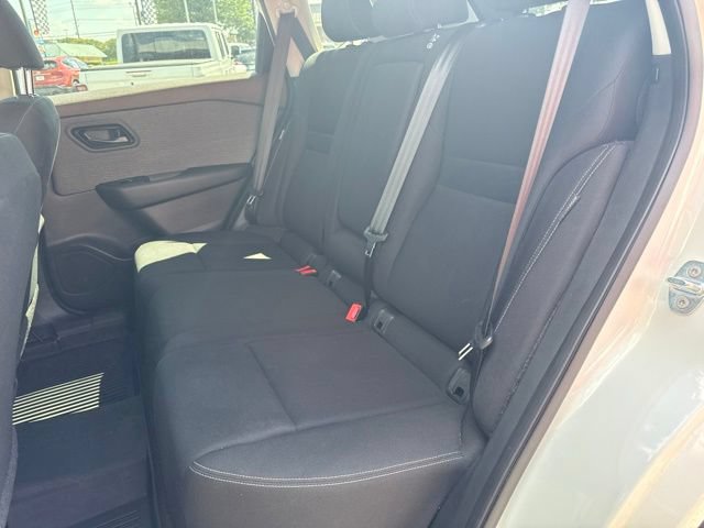 Used 2023 Nissan Rogue S AWD/4WD image 13