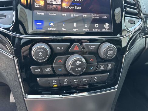 Used 2020 Jeep Grand Cherokee Overland image 28