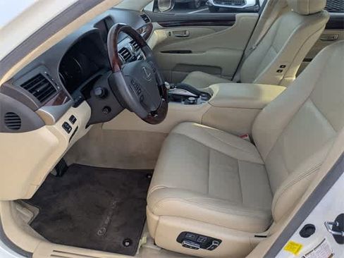 Used 2016 Lexus LS 460 w/ Comfort Package image 15