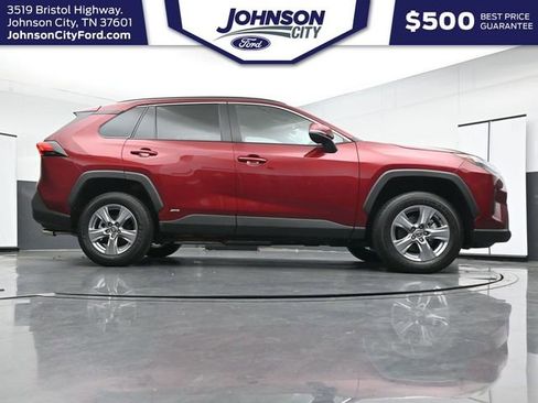 Used 2024 Toyota RAV4 XLE AWD/4WD image 34