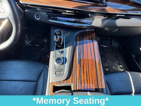 Used 2022 Cadillac Escalade ESV Premium Luxury image 27