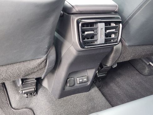 Used 2025 Lexus NX 250 FWD w/ Towing Package (2000 Lbs) image 30