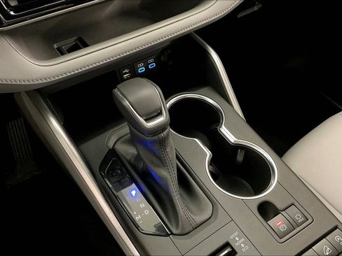 Used 2022 Toyota Highlander XLE image 36