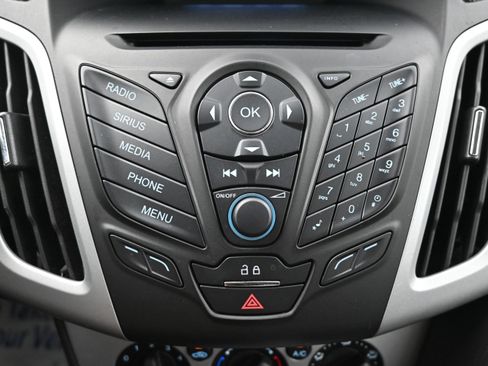 Used 2014 Ford Focus SE w/ Equipment Group 201A FWD image 16