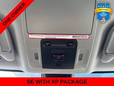 Used 2022 Toyota Camry SE FWD image 16