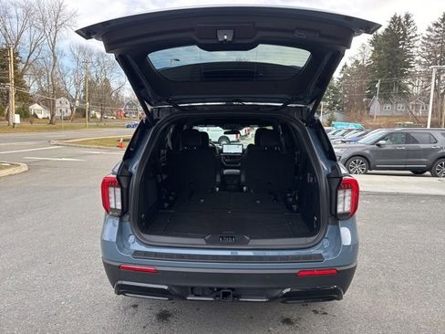 Certified 2025 Ford Explorer ST-Line image 9