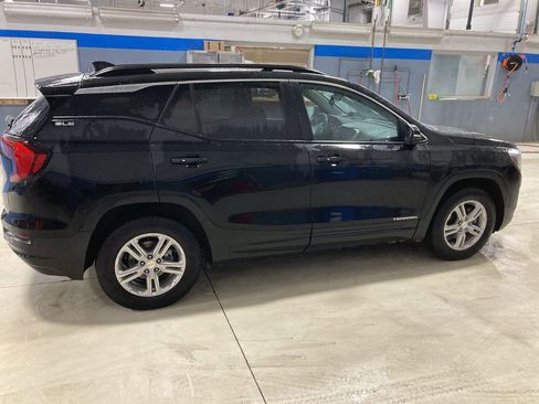 Used 2021 GMC Terrain SLE w/ Driver Convenience Package image 8