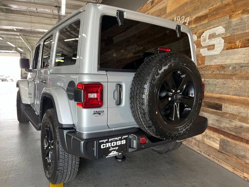 Used 2022 Jeep Wrangler Unlimited Sahara AWD/4WD image 21