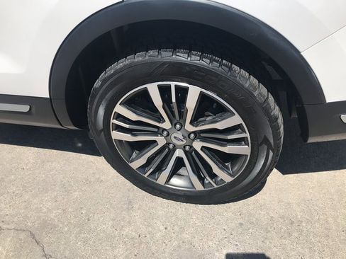 Used 2019 Ford Explorer Platinum image 26