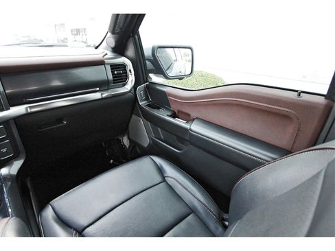 Used 2023 Ford F150 Lariat w/ Max Trailer Tow Package image 8