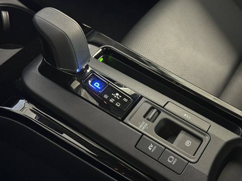 New 2027 Toyota Prius XLE FWD image 25