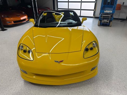 Used 2006 Chevrolet Corvette Convertible w/ Preferred Equipment Group RWD image 23