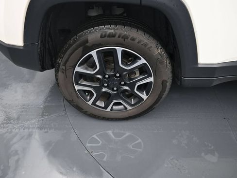 Used 2019 Jeep Compass Trailhawk w/ Popular Equipment Group AWD/4WD image 10