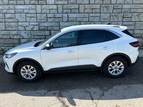 Certified 2023 Ford Escape Active AWD/4WD image 3