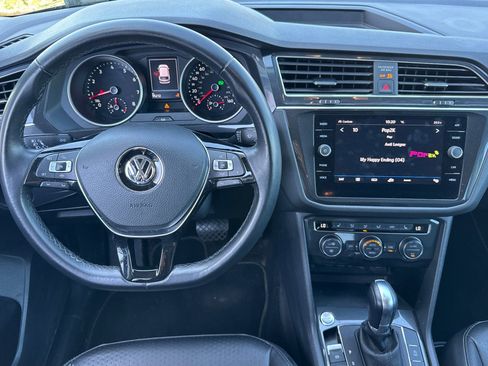 Used 2019 Volkswagen Tiguan SE AWD/4WD image 16