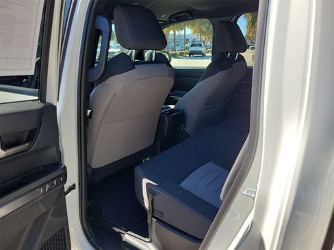 Used 2025 Toyota Tacoma TRD Off-Road image 9