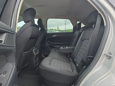 Used 2018 Ford Edge SE FWD image 34