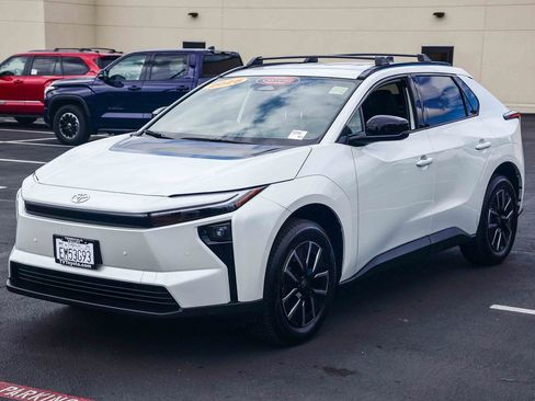 Certified 2026 Toyota bZ image 3