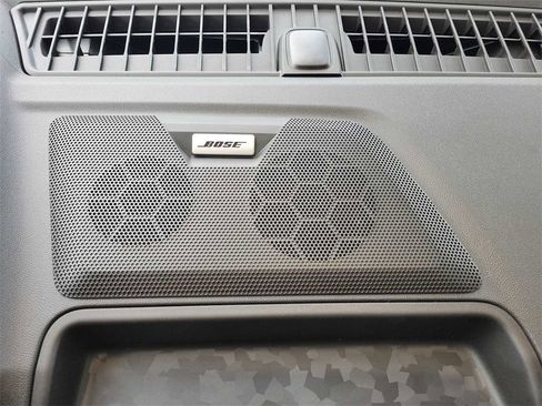 New 2024 Chevrolet Colorado LT w/ LT Convenience Package III image 24