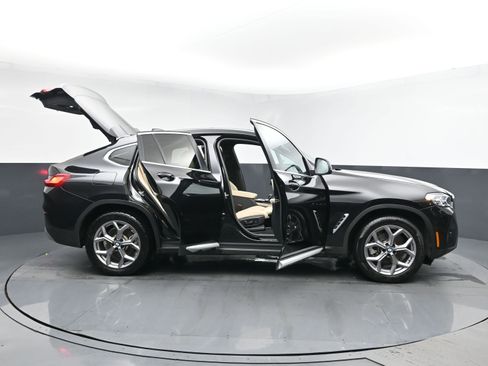 Used 2025 BMW X4 xDrive30i image 30