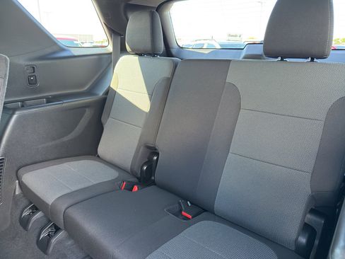 Used 2023 Chevrolet Traverse LT w/ LPO, Floor Liner Package image 35