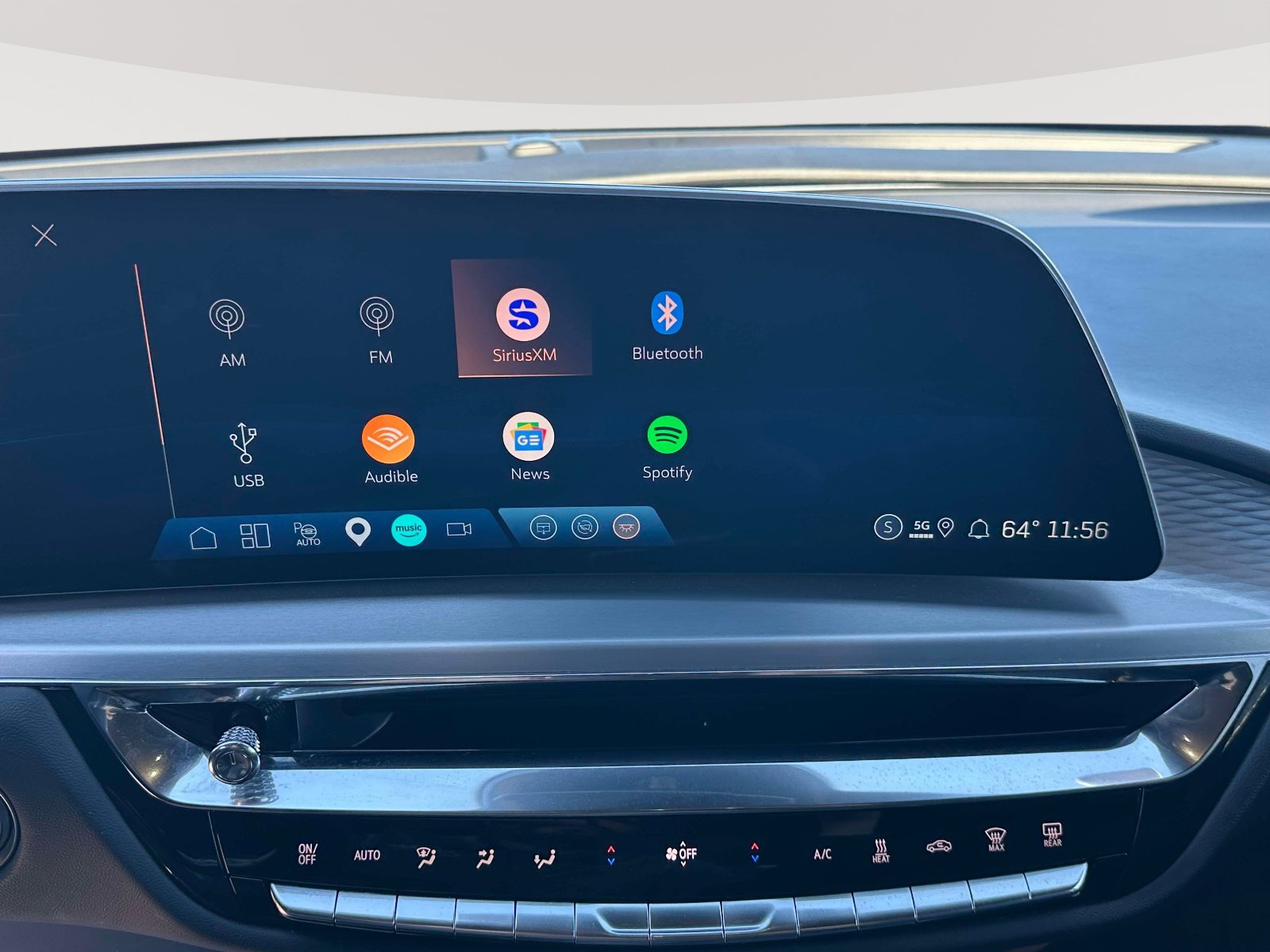 Certified 2024 Cadillac Lyriq Luxury AWD/4WD image 10