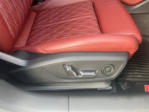 Used 2022 Audi S6 Premium Plus image 33