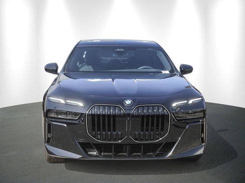 New 2026 BMW 760i xDrive w/ Premium Package AWD/4WD image 2
