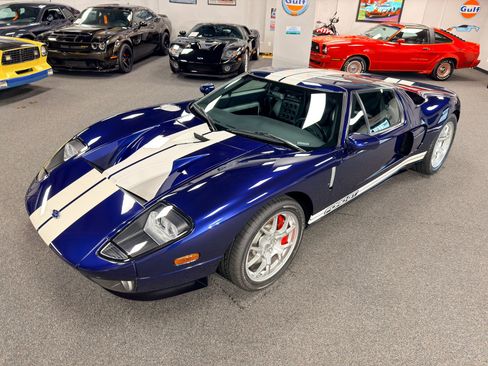 Used 2006 Ford GT RWD image 32
