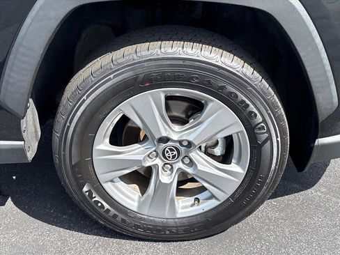Used 2025 Toyota RAV4 XLE AWD/4WD image 32