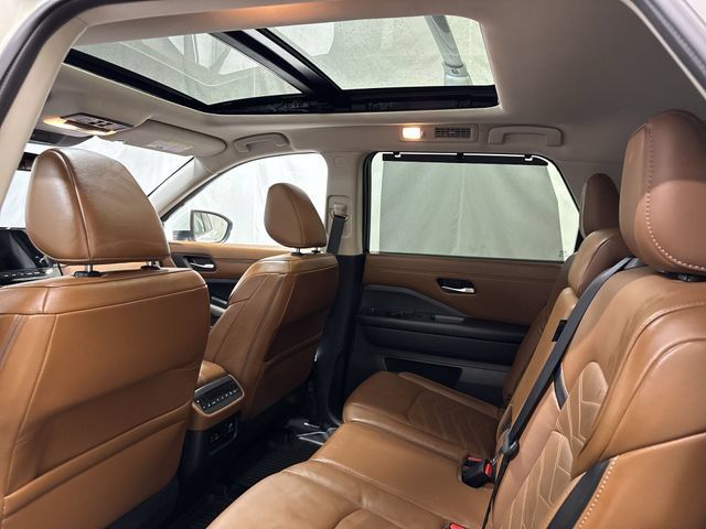 Used 2024 Nissan Pathfinder Platinum w/ Cargo Package FWD image 14