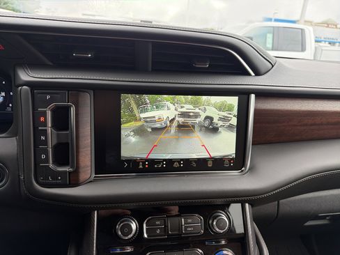Used 2024 GMC Yukon XL Denali Ultimate AWD/4WD image 25