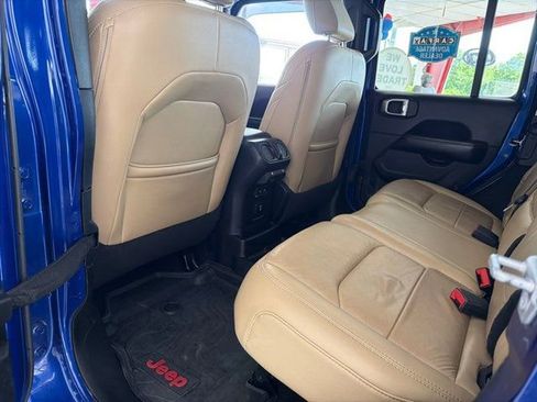 Used 2018 Jeep Wrangler Unlimited Sahara w/ Dual Top Group AWD/4WD image 10
