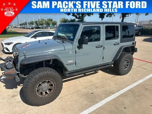 Used 2015 Jeep Wrangler Unlimited Sahara w/ Connectivity Group AWD/4WD image 1