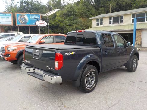 Used 2017 Nissan Frontier PRO-4X AWD/4WD image 6