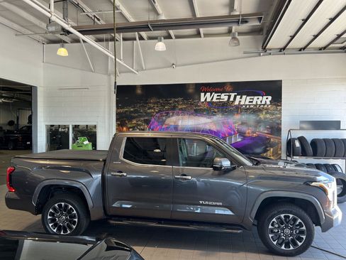 Used 2024 Toyota Tundra Limited AWD/4WD image 12