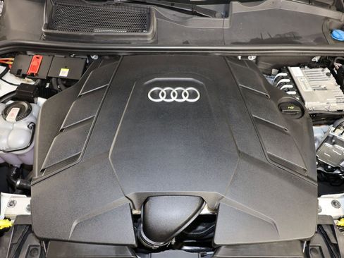 Used 2022 Audi Q8 Premium Plus AWD/4WD image 37