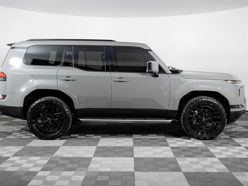 Used 2025 Lexus GX 550 image 9