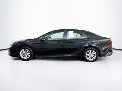 Used 2025 Toyota Camry LE FWD image 4