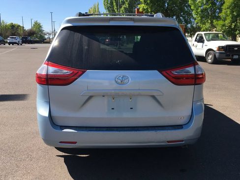 Used 2017 Toyota Sienna LE FWD image 5