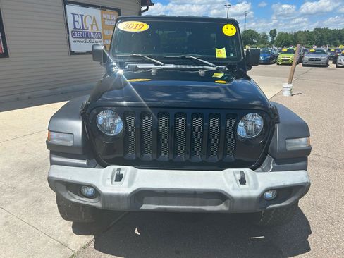 Used 2019 Jeep Wrangler Unlimited Sport S AWD/4WD image 2