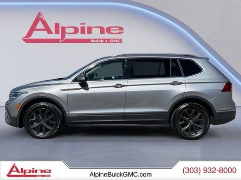 Used 2024 Volkswagen Tiguan SE image 2