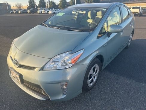 Used 2015 Toyota Prius Two image 2