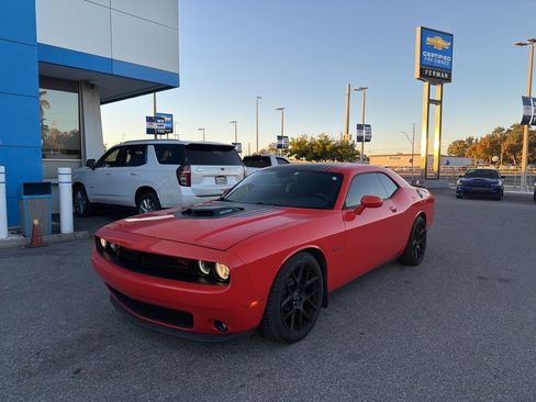 Used 2016 Dodge Challenger R/T image 6
