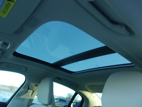 Used 2022 Volvo S60 B5 Momentum image 25