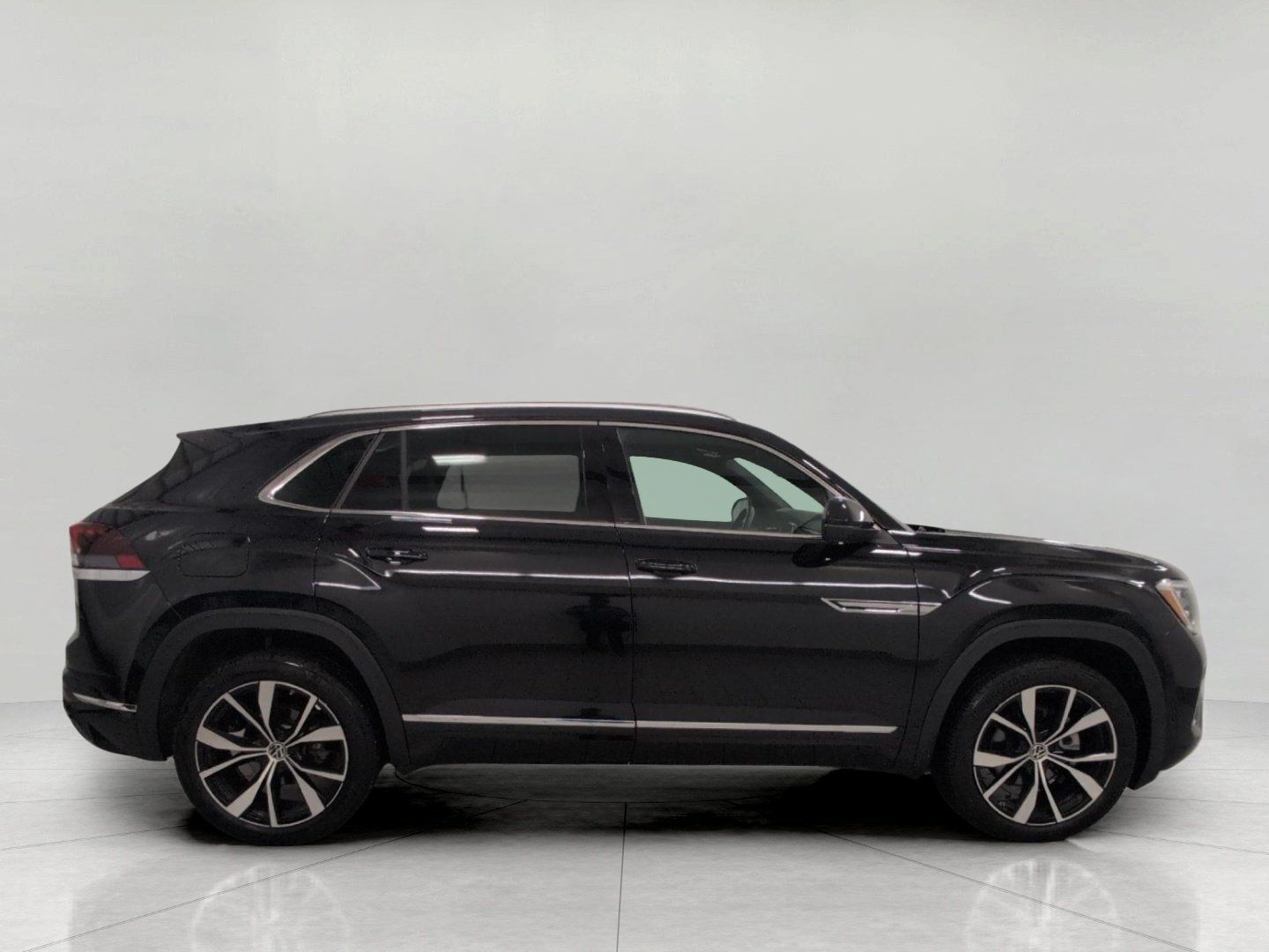 Used 2025 Volkswagen Atlas Cross Sport SEL Premium R-Line AWD/4WD image 12