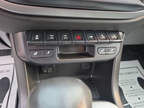 Used 2022 Chevrolet Colorado ZR2 w/ ZR2 Midnight Special Edition AWD/4WD image 29