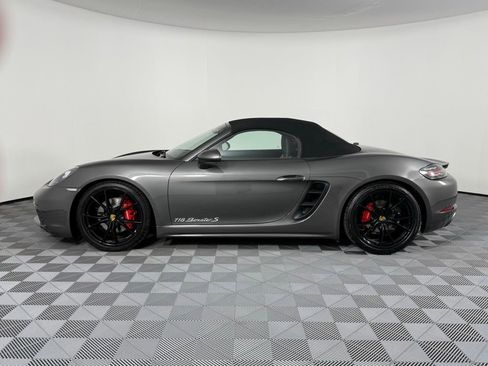 Used 2017 Porsche 718 Boxster S RWD image 2